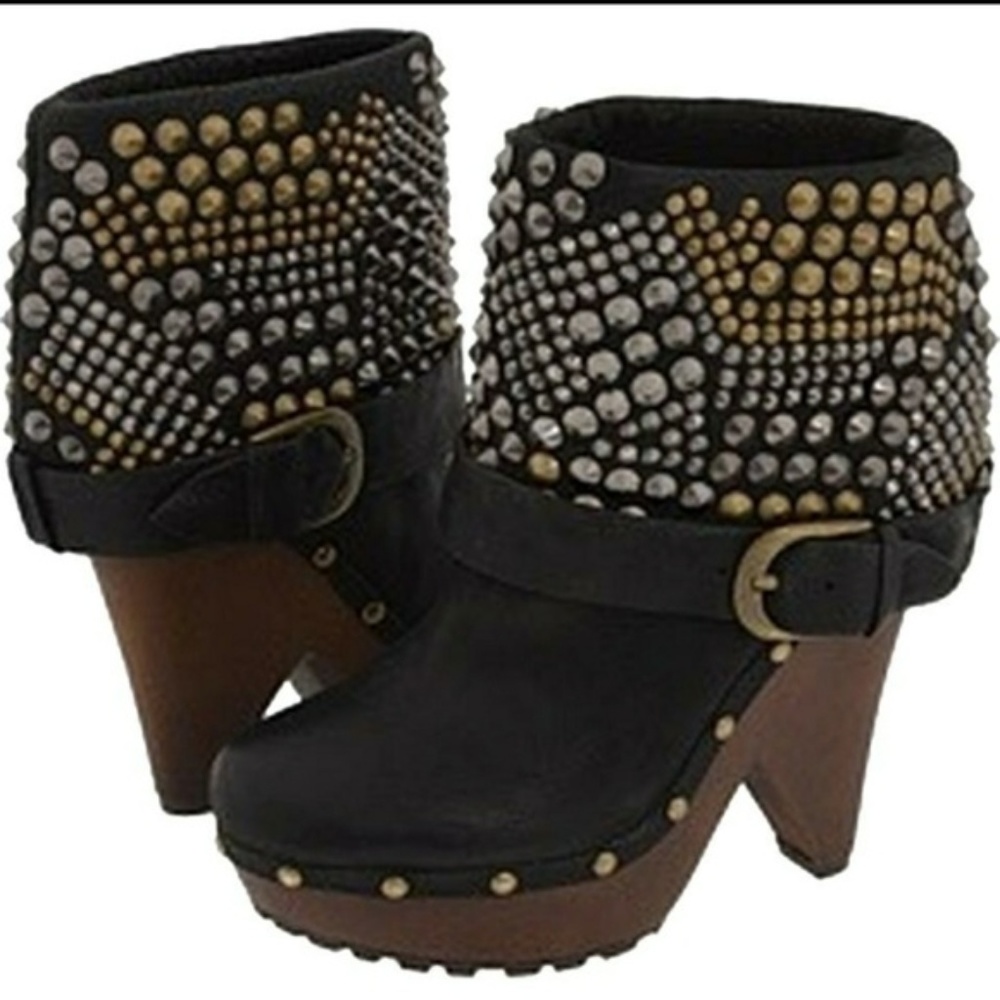 Never worn Sam Edelman leather studded booties